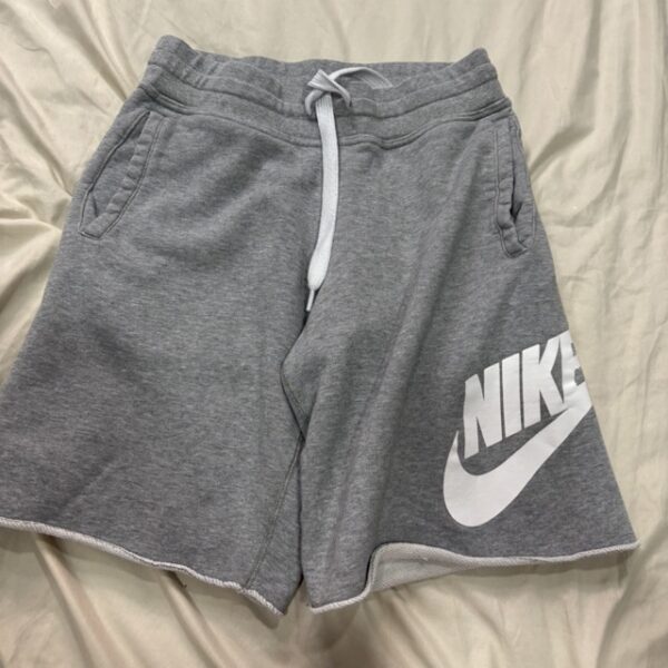 Nike Talla Medium - Image 3