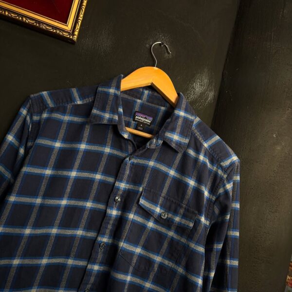 Patagonia Shirt Talla Medium - Image 2