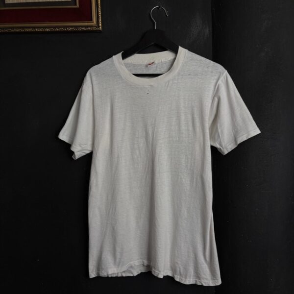 Rare T-shirt Pinhole Talla Large - Image 2