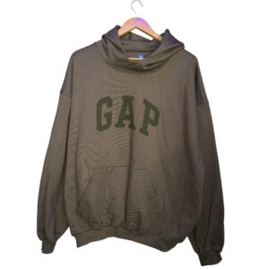 Talla Medium GAP YZY